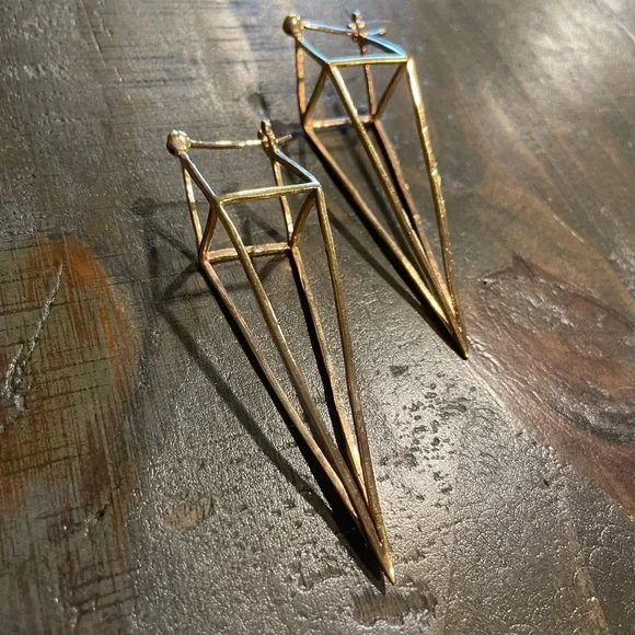 Tawapa Diamond Cube Earrings - Picture 3 of 13